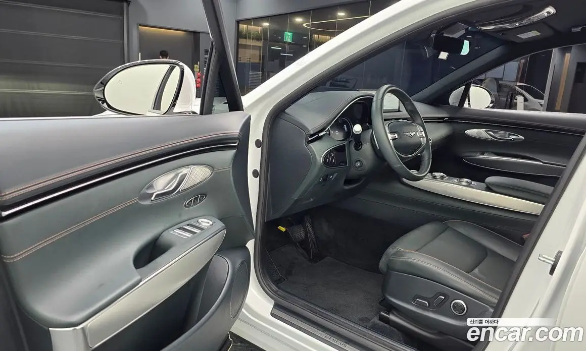 Genesis GV70 2023 2.5 автомат (гидро), фото 13
