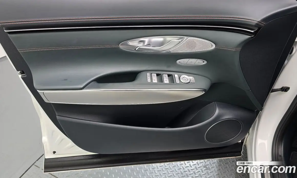 Genesis GV70 2023 2.5 автомат (гидро), фото 14