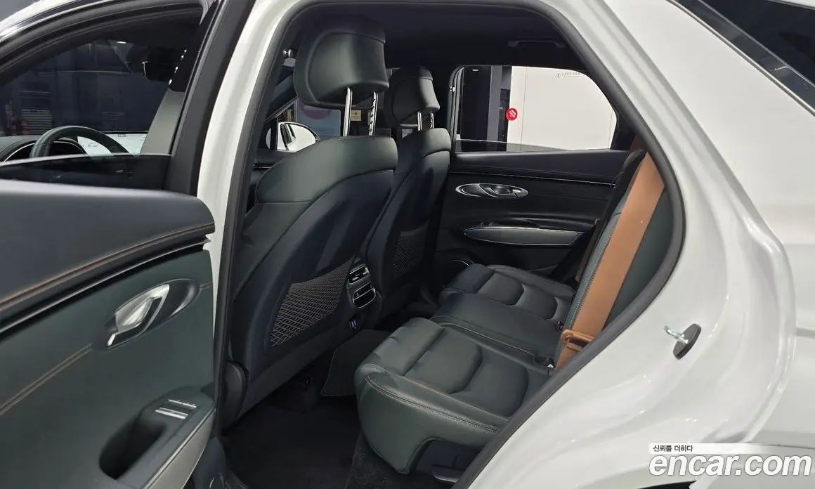 Genesis GV70 2023 2.5 автомат (гидро), фото 17