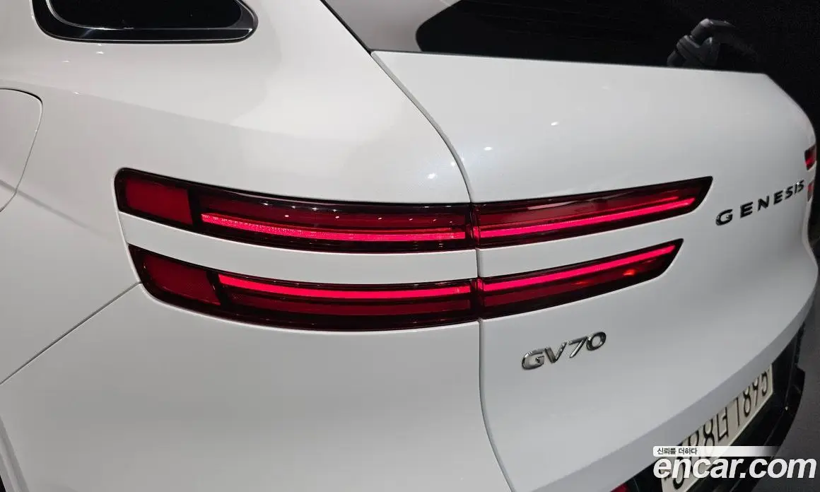 Genesis GV70 2023 2.5 автомат (гидро), фото 9