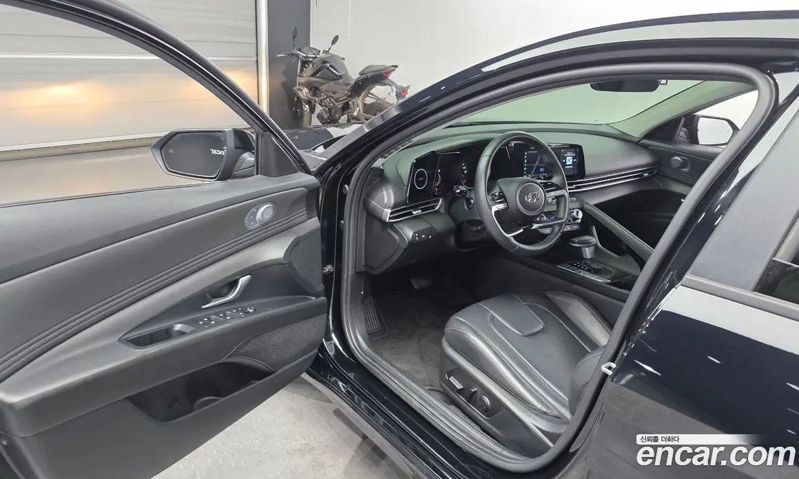 Hyundai Avante 2022 1.6 автомат (гидро), фото 10