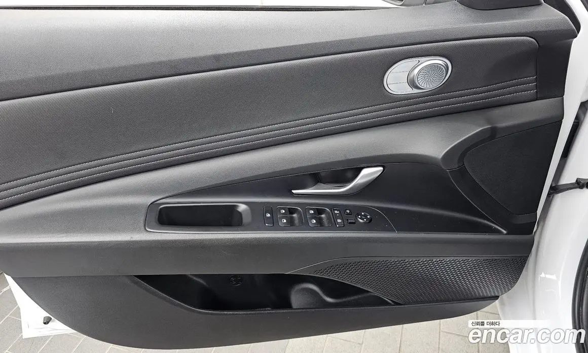 Hyundai Avante 2023 1.6 автомат (гидро), фото 14