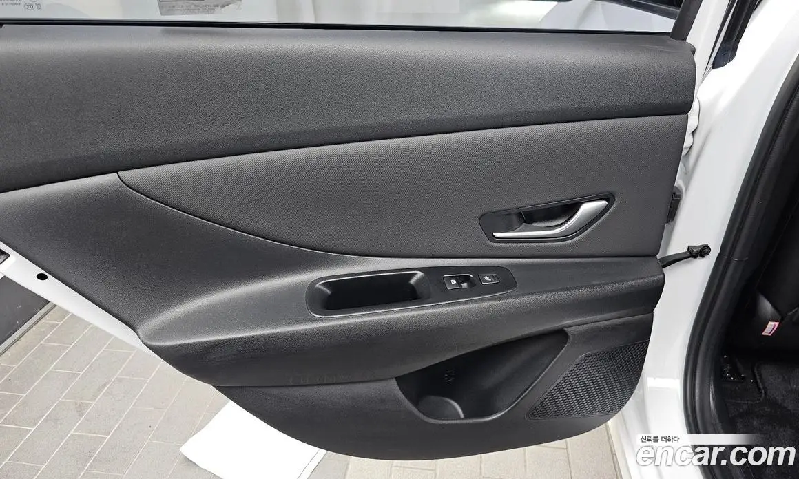 Hyundai Avante 2023 1.6 автомат (гидро), фото 15