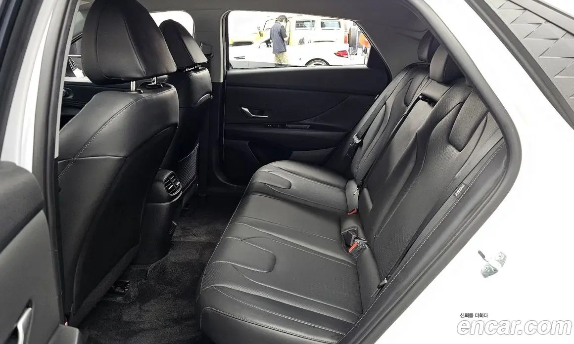 Hyundai Avante 2023 1.6 автомат (гидро), фото 16