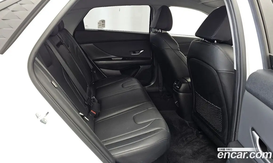 Hyundai Avante 2023 1.6 автомат (гидро), фото 18