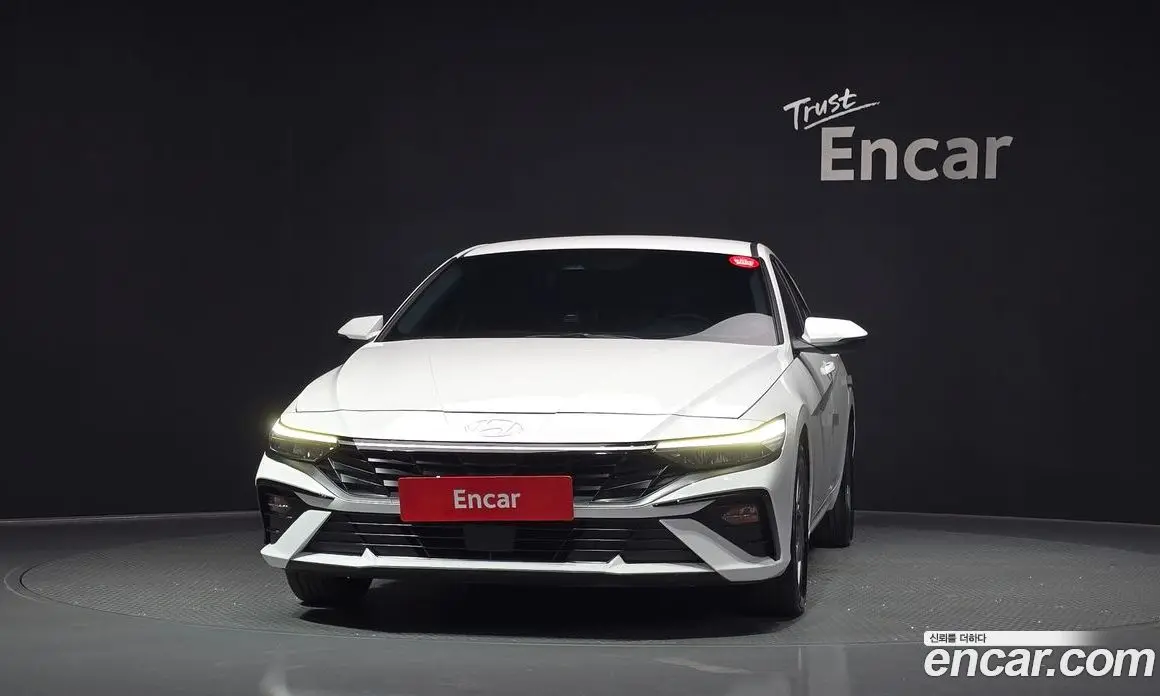 Hyundai Avante 2023 1.6 автомат (гидро), фото 3