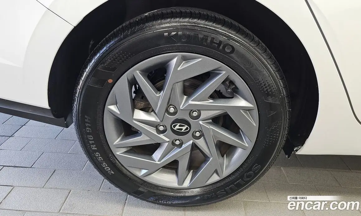 Hyundai Avante 2023 1.6 автомат (гидро), фото 5