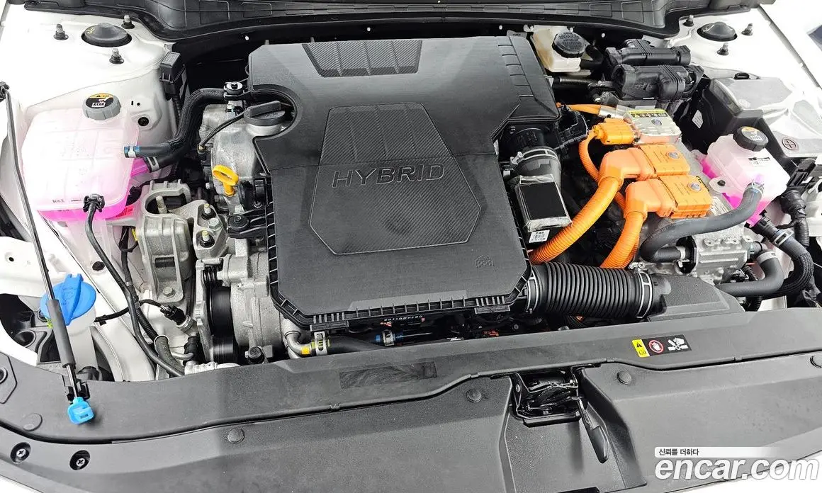 Hyundai Avante 2023 1.6 автомат (гидро), фото 6