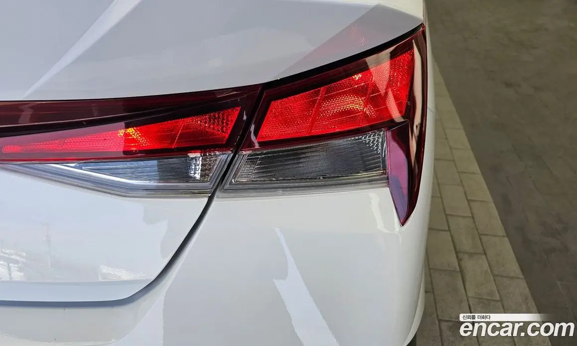 Hyundai Avante 2023 1.6 автомат (гидро), фото 9