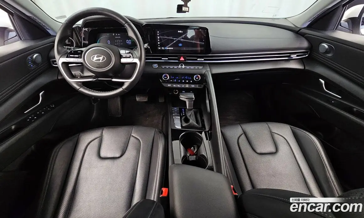 Hyundai Avante 2023 1.6 автомат (гидро), фото 10