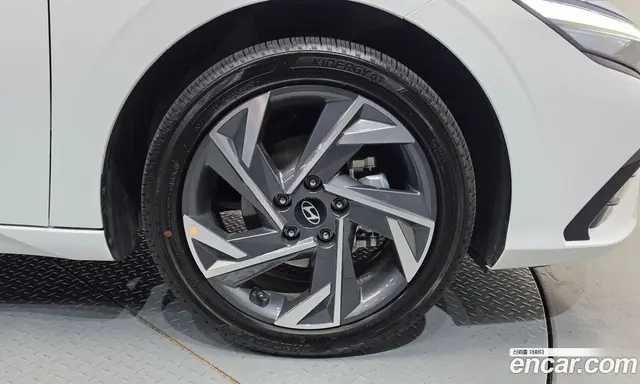 Hyundai Avante 2025 1.6 автомат (гидро), миниатюра 5