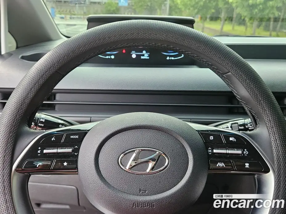 Hyundai Staria 2023 2.2 автомат (гидро), фото 13