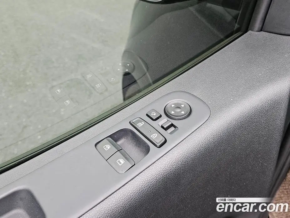 Hyundai Staria 2023 2.2 автомат (гидро), фото 17