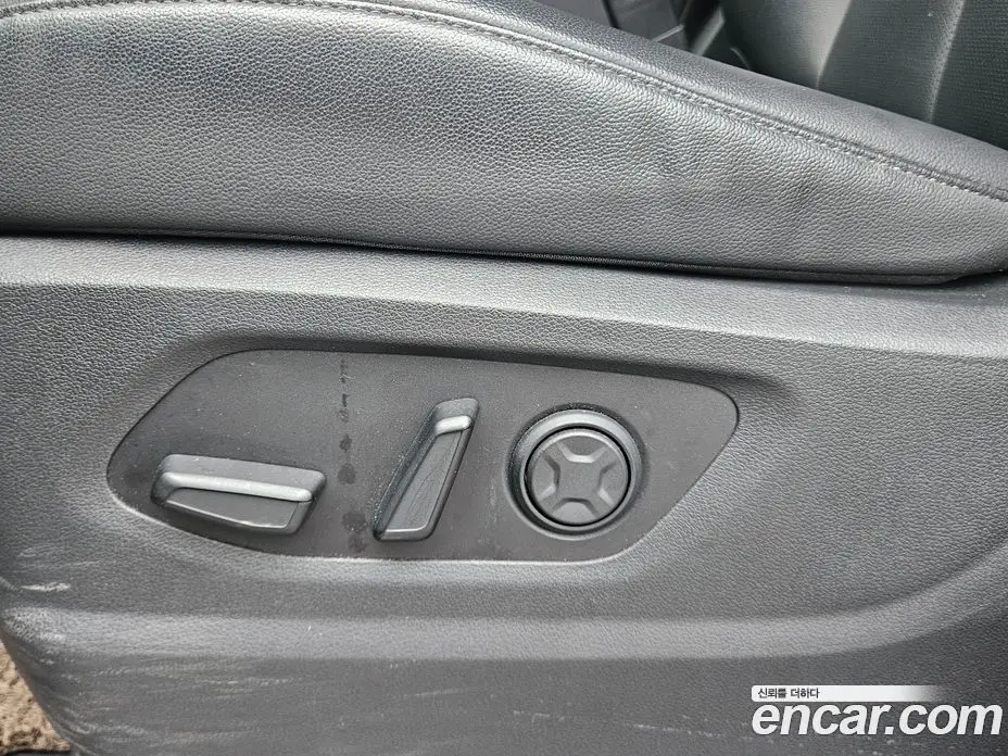 Hyundai Staria 2023 2.2 автомат (гидро), фото 19