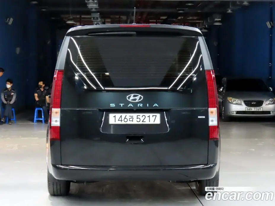 Hyundai Staria 2023 2.2 автомат (гидро), фото 4