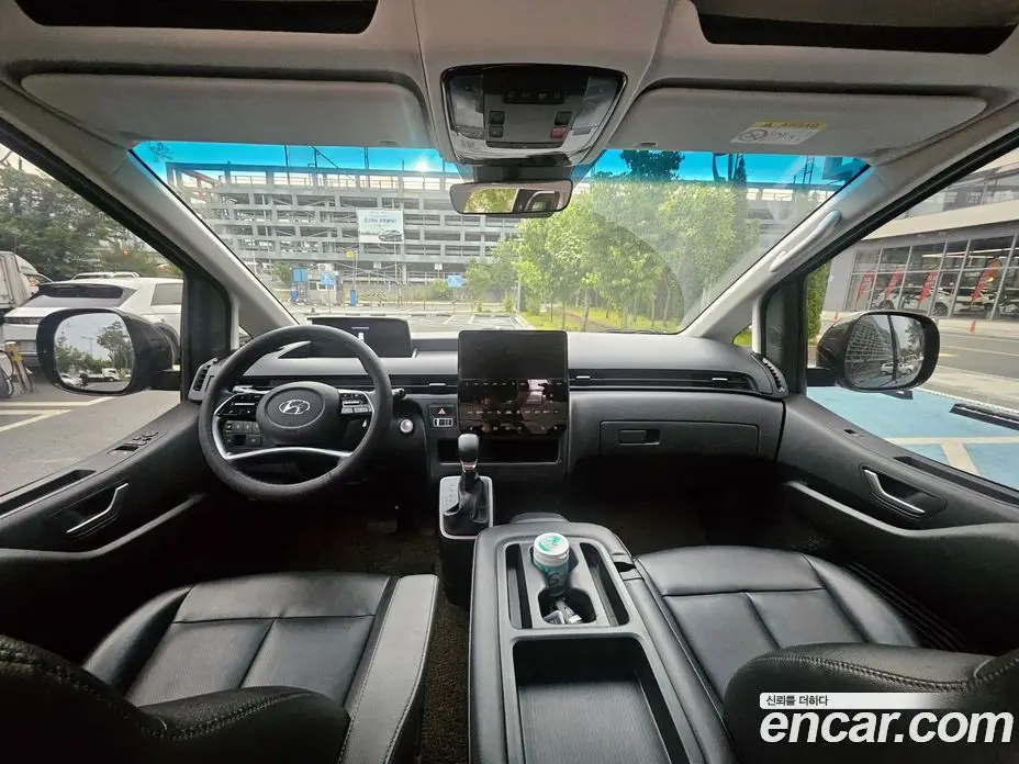 Hyundai Staria 2023 2.2 автомат (гидро), фото 7