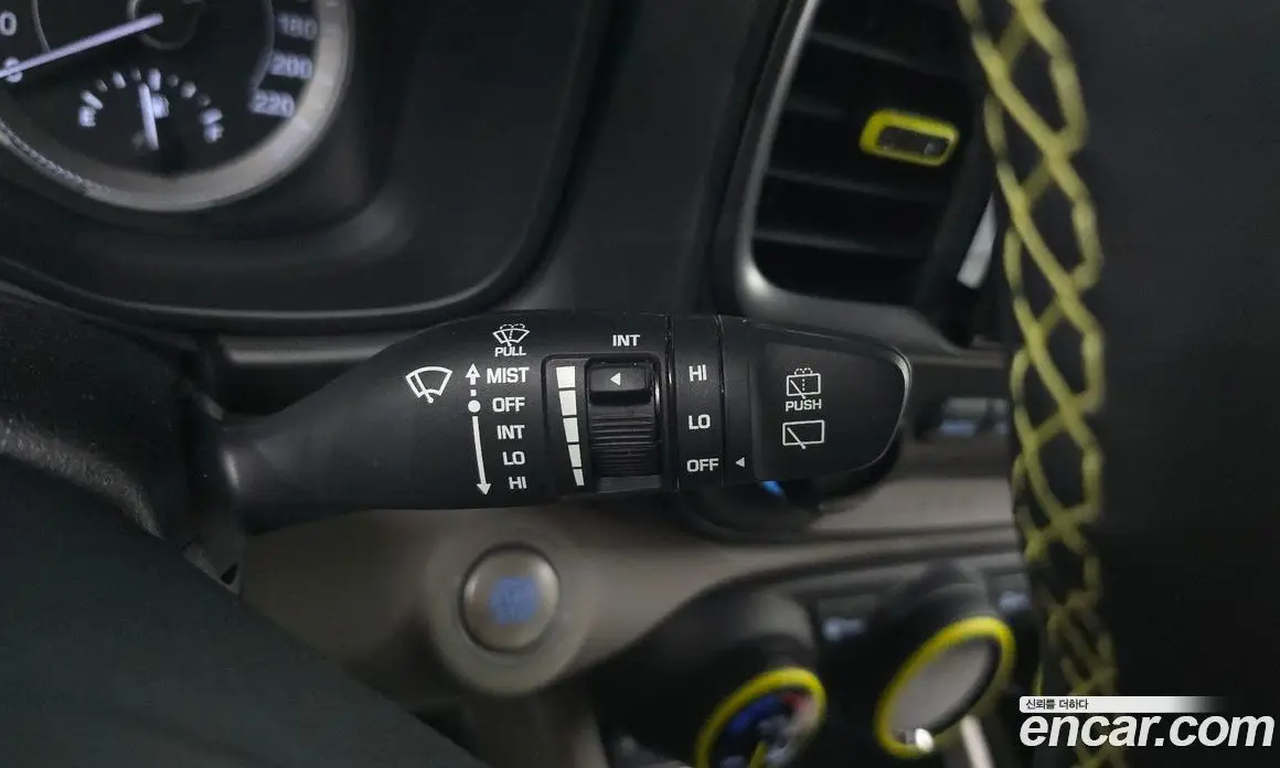 Hyundai Venue 2019 1.6 автомат (гидро), фото 23