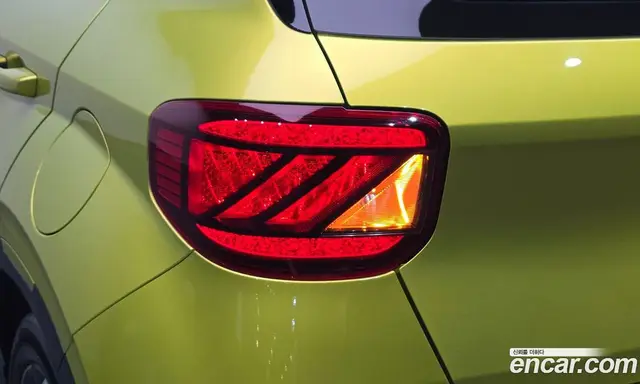 Hyundai Venue 2019 1.6 автомат (гидро), миниатюра 8
