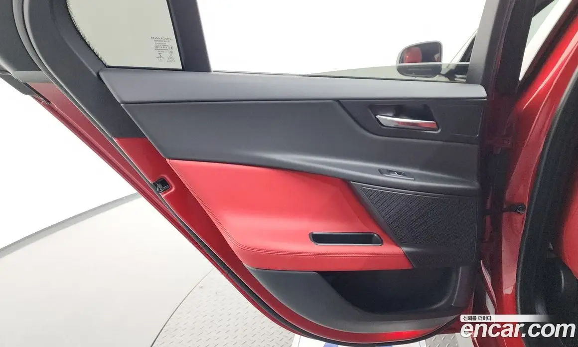 Jaguar XE 2019 3.0 автомат (гидро), фото 15 Jaguar XE 2019 3.0 автомат (гидро), фото 15