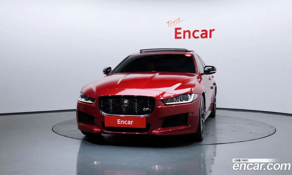 Jaguar XE 2019 3.0 автомат (гидро), фото 3 Jaguar XE 2019 3.0 автомат (гидро), фото 3