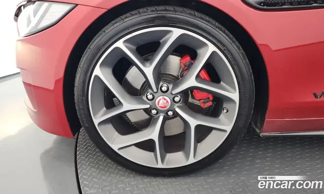 Jaguar XE 2019 3.0 автомат (гидро), миниатюра 5 Jaguar XE 2019 3.0 автомат (гидро), миниатюра 5