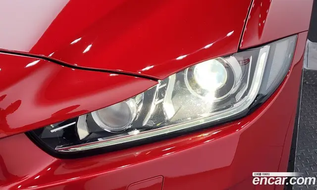 Jaguar XE 2019 3.0 автомат (гидро), миниатюра 8 Jaguar XE 2019 3.0 автомат (гидро), миниатюра 8