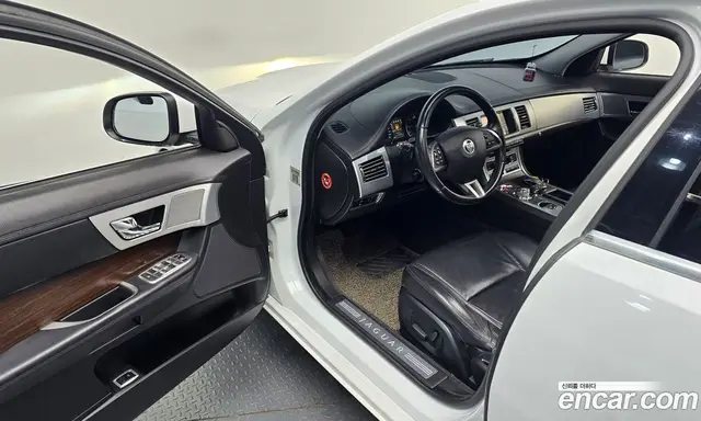 Jaguar XF 2011 2.2 автомат (гидро), миниатюра 11 Jaguar XF 2011 2.2 автомат (гидро), миниатюра 11
