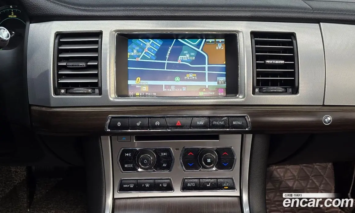 Jaguar XF 2011 2.2 автомат (гидро), фото 15 Jaguar XF 2011 2.2 автомат (гидро), фото 15