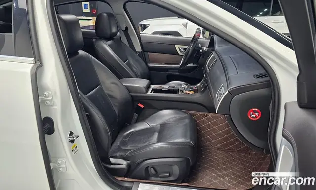 Jaguar XF 2011 2.2 автомат (гидро), миниатюра 10 Jaguar XF 2011 2.2 автомат (гидро), миниатюра 10