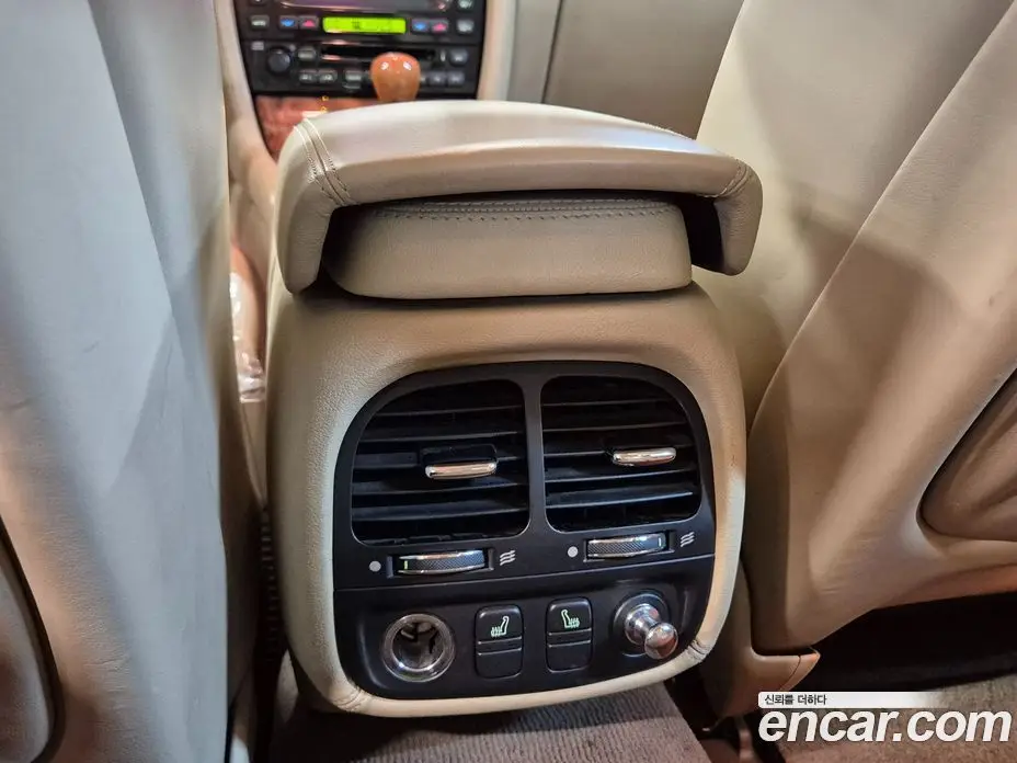 Jaguar XJ 2007 2.7 автомат (гидро), фото 15 Jaguar XJ 2007 2.7 автомат (гидро), фото 15