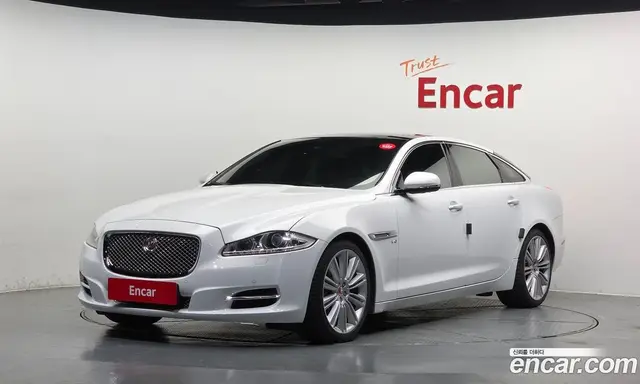 Jaguar XJ 2014 3.0 автомат (гидро), миниатюра 1 Jaguar XJ 2014 3.0 автомат (гидро), миниатюра 1