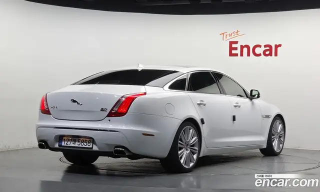 Jaguar XJ 2014 3.0 автомат (гидро), миниатюра 2 Jaguar XJ 2014 3.0 автомат (гидро), миниатюра 2