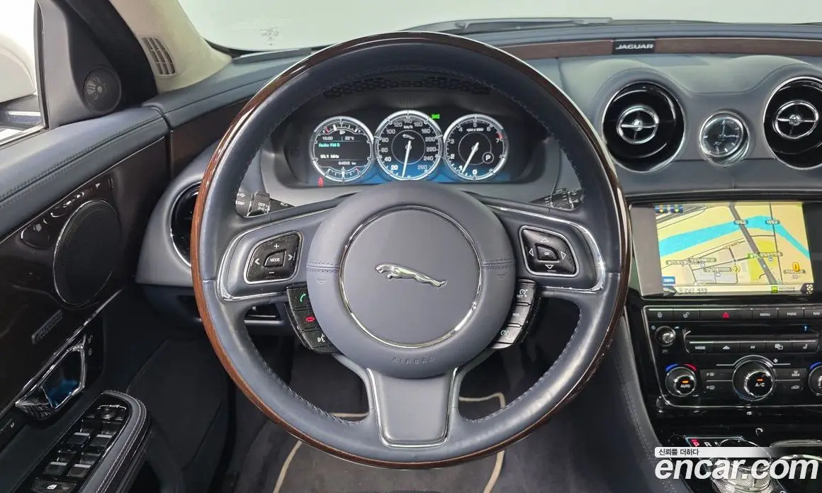 Jaguar XJ 2014 3.0 автомат (гидро), фото 13 Jaguar XJ 2014 3.0 автомат (гидро), фото 13