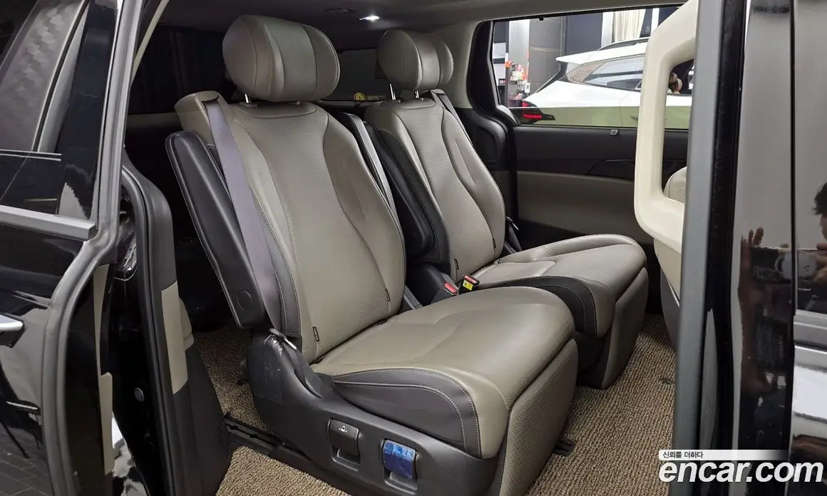 Kia Carnival 2023 2.2 автомат (гидро), фото 12
