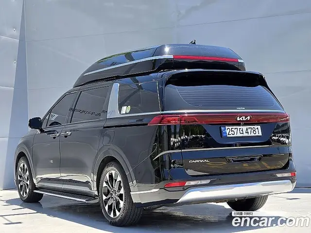 Kia Carnival 2023 3.5 автомат (гидро), миниатюра 4