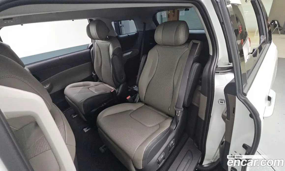 Kia Carnival 2024 2.2 автомат (гидро), фото 12