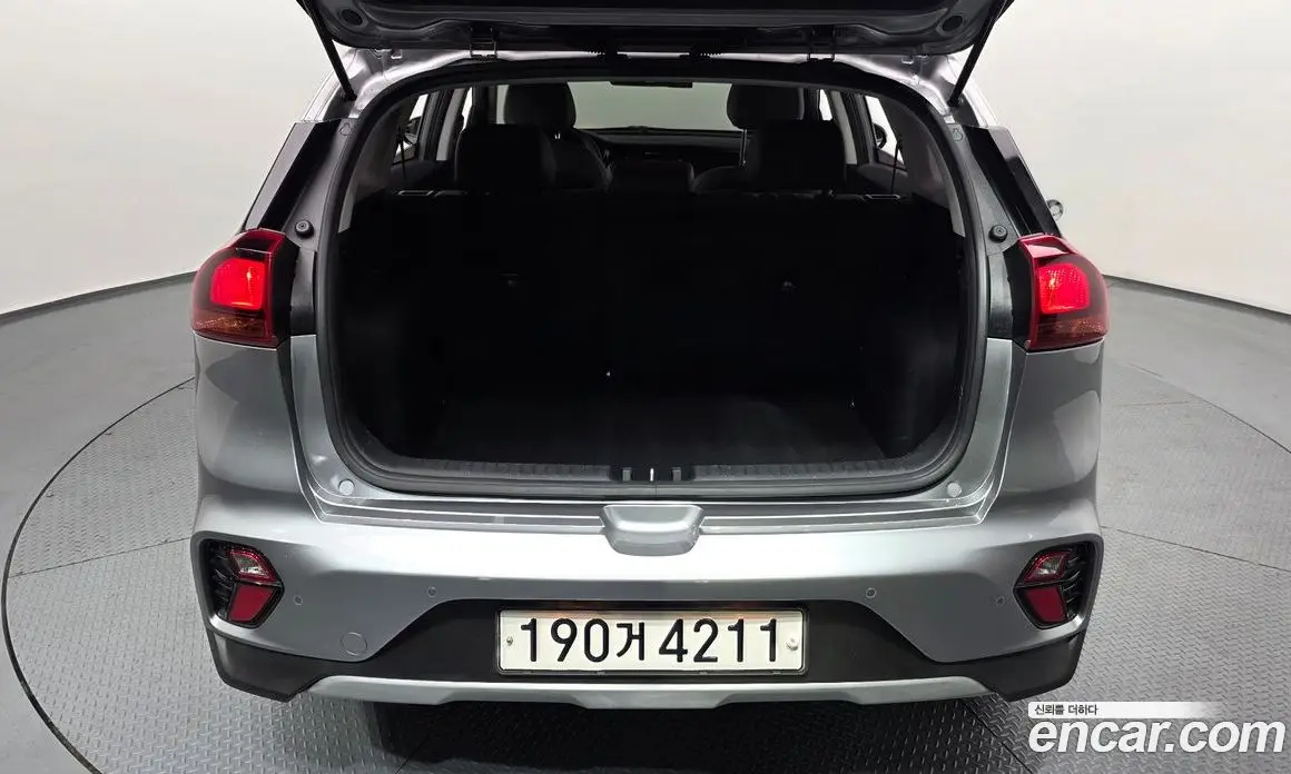 Kia Niro 2021 1.6 автомат (гидро), фото 20