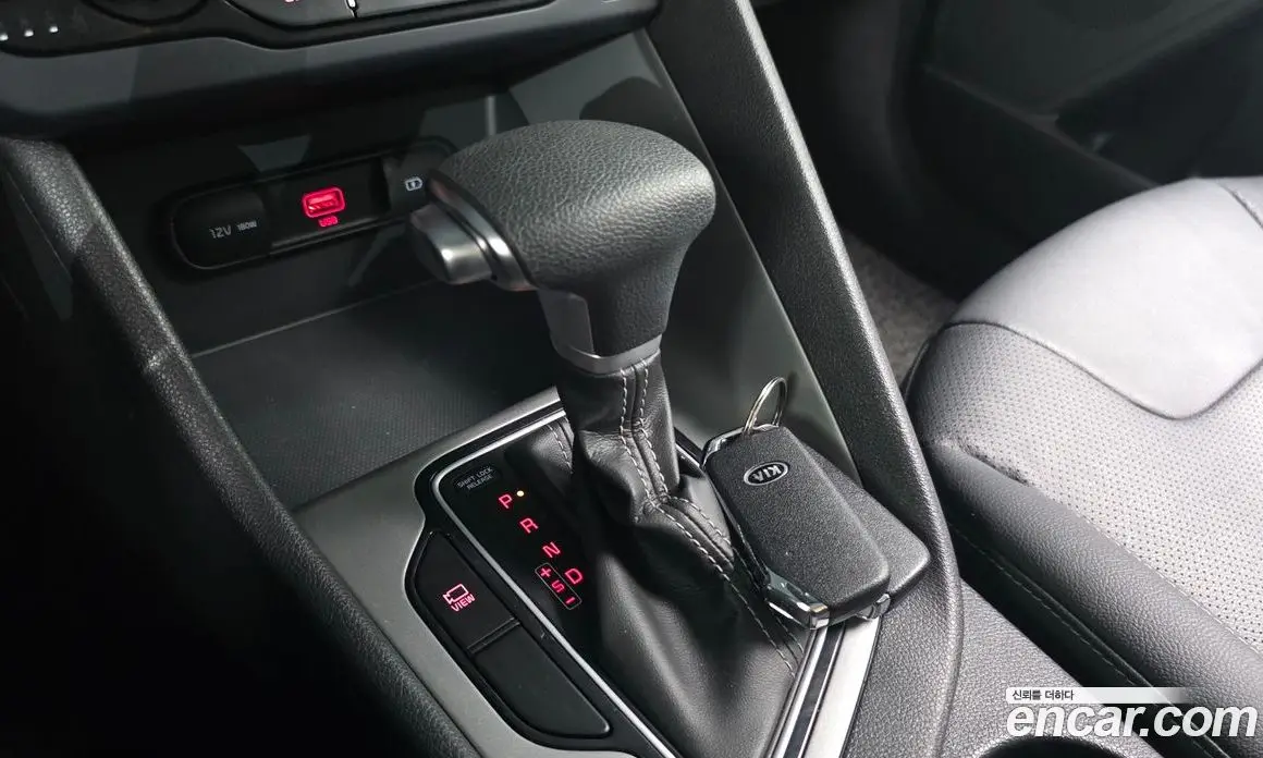 Kia Niro 2021 1.6 автомат (гидро), фото 9