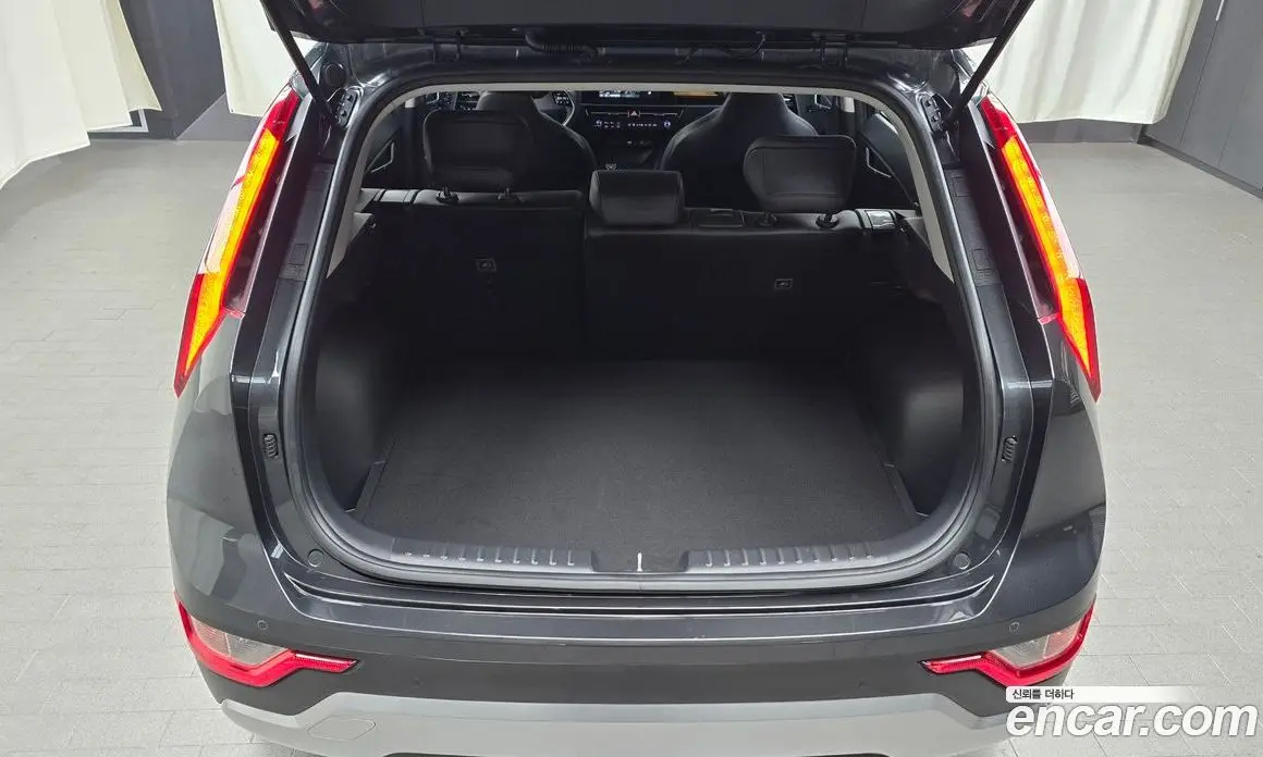 Kia Niro 2023 1.6 автомат (гидро), фото 20