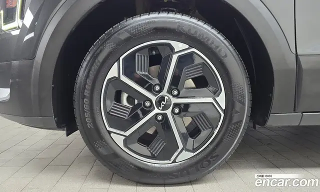 Kia Niro 2023 1.6 автомат (гидро), миниатюра 5