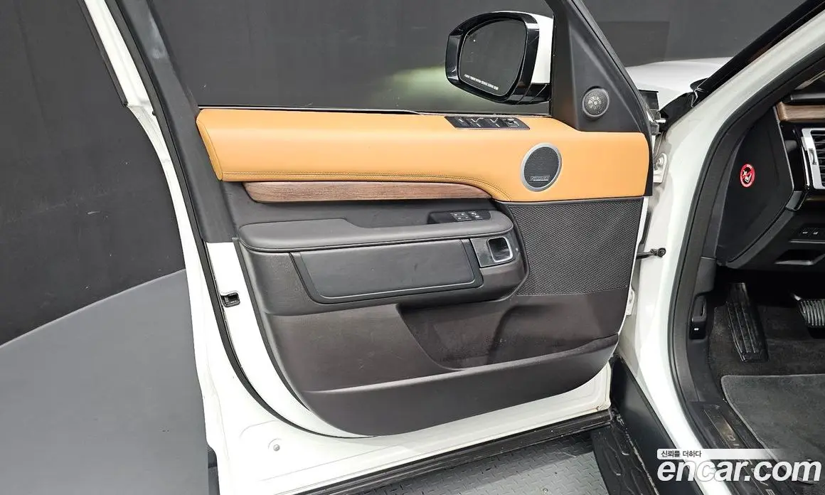 Land Rover Discovery 2018 3.0 автомат (гидро), фото 14