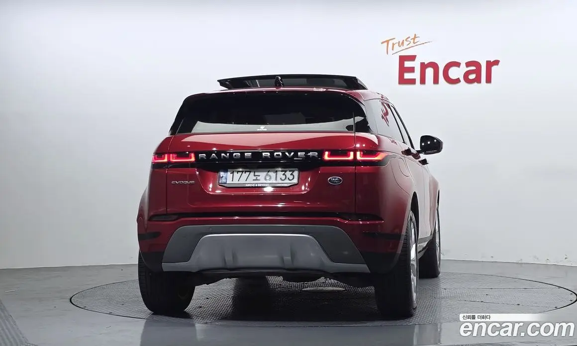 Land Rover Range Rover Evoque 2022 2.0 автомат (гидро), фото 4