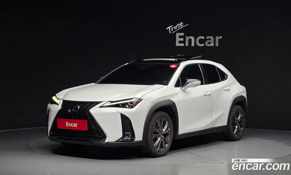 Lexus UX 2023 2.0 автомат (гидро), фото 1 Lexus UX 2023 2.0 автомат (гидро), фото 1