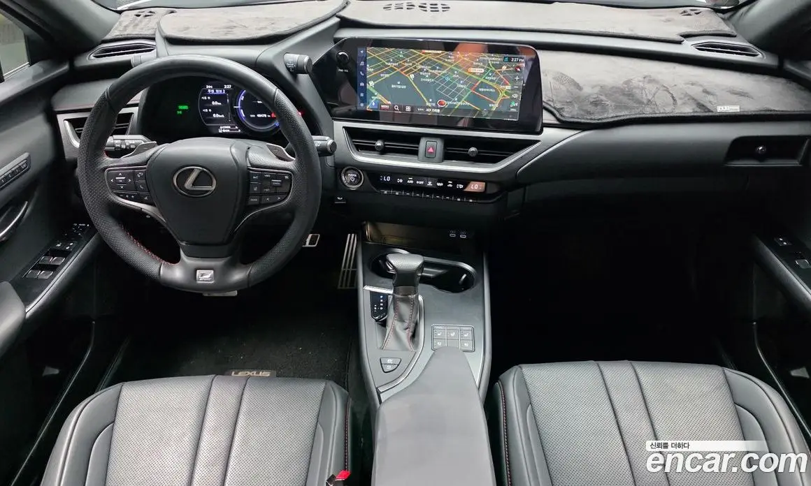 Lexus UX 2023 2.0 автомат (гидро), фото 7 Lexus UX 2023 2.0 автомат (гидро), фото 7