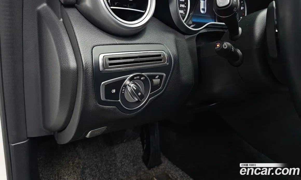 Mercedes-Benz C-Class 2019 1.9 гидро, фото 24 Mercedes-Benz C-Class 2019 1.9 гидро, фото 24
