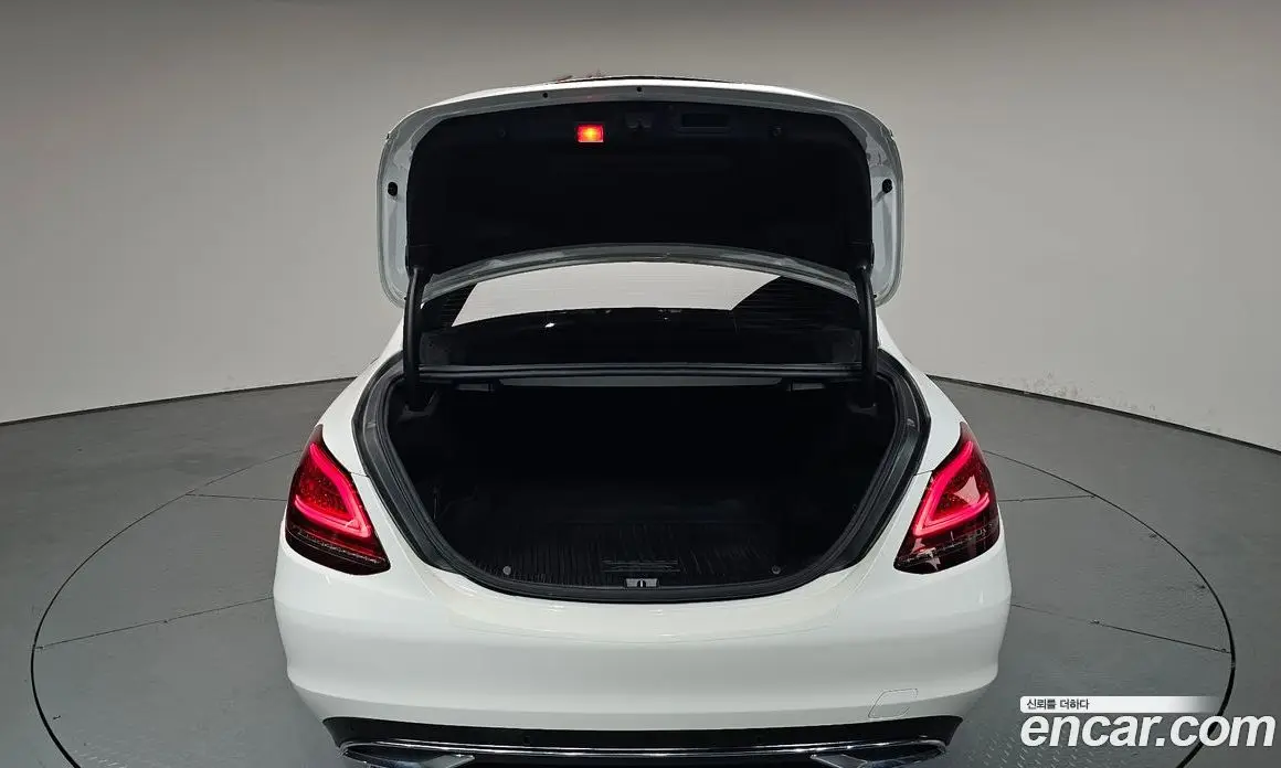 Mercedes-Benz C-Class 2019 1.9 гидро, фото 26 Mercedes-Benz C-Class 2019 1.9 гидро, фото 26