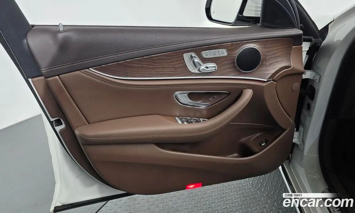 Mercedes-Benz E-Class 2016 2.0 автомат (гидро), фото 13