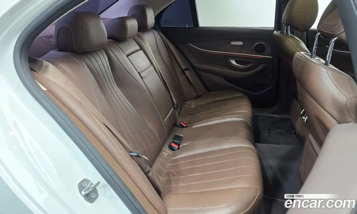 Mercedes-Benz E-Class 2016 2.0 автомат (гидро), фото 16
