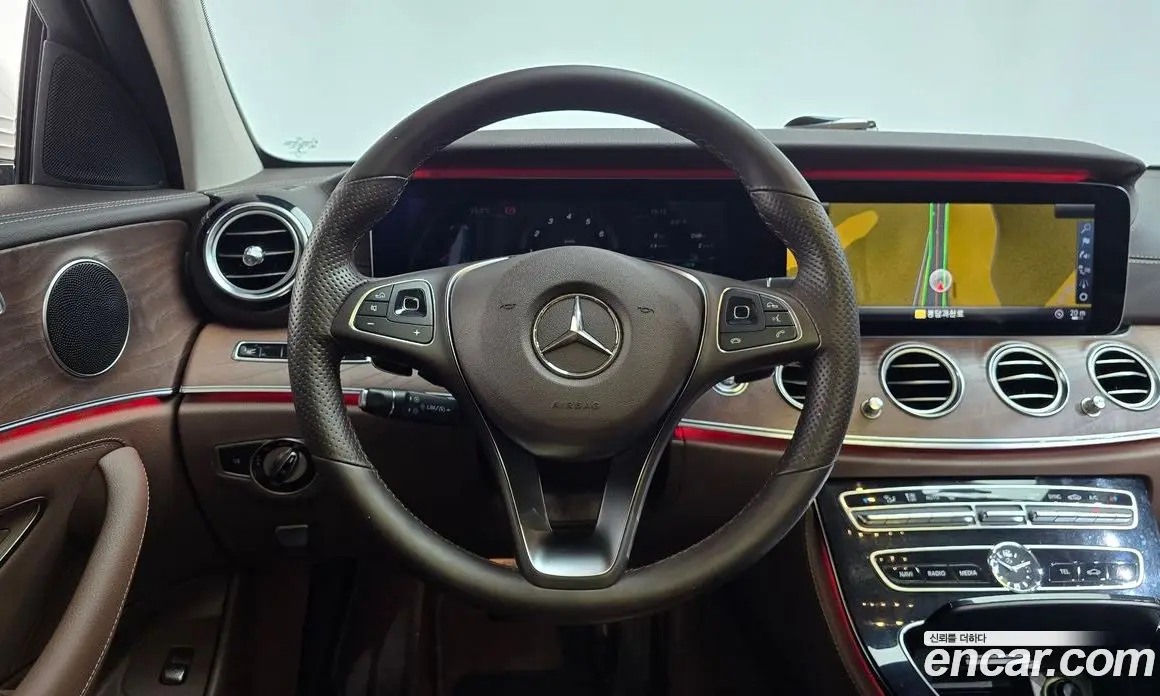 Mercedes-Benz E-Class 2016 2.0 автомат (гидро), фото 18