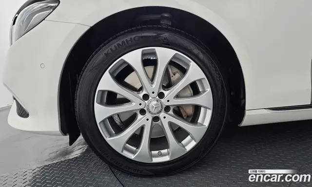 Mercedes-Benz E-Class 2016 2.0 автомат (гидро), миниатюра 4